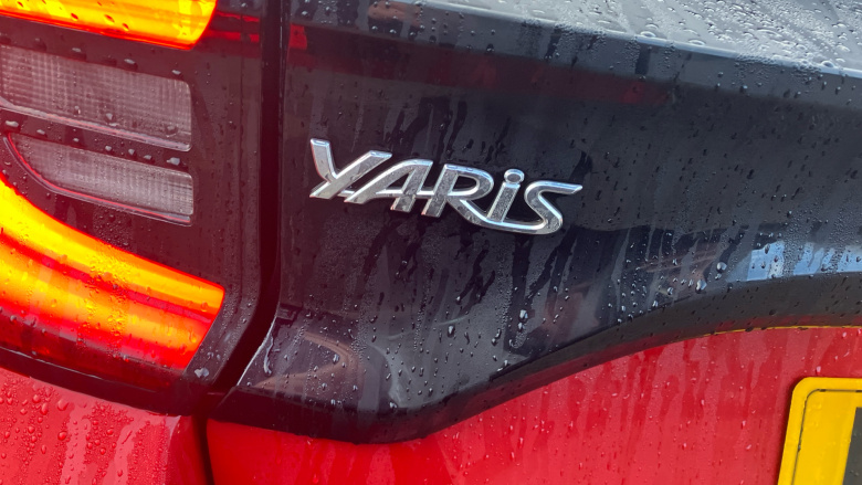 Toyota Yaris 1.5 Hybrid Design 5dr CVT Hybrid Hatchback